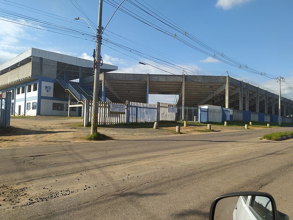 Ein gefülltes Estádio Mineirão mit Fans, die das bevorstehende Spiel zwischen Cruzeiro und São Paulo erwarten