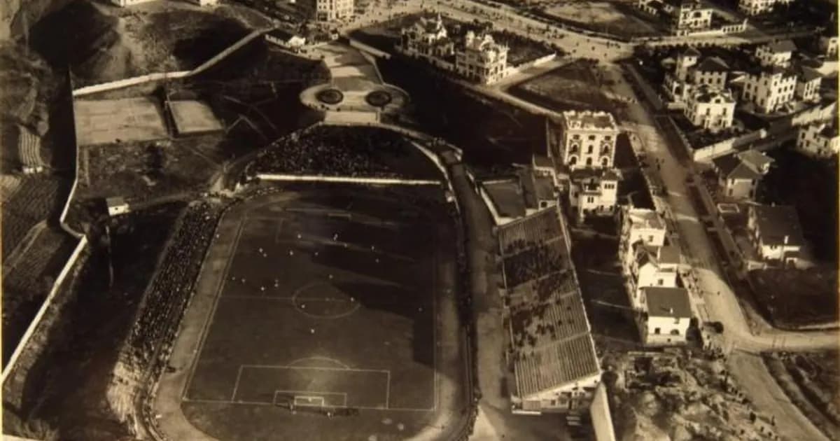 Blick auf das leere Riyadh Air Metropolitano Stadion vor dem Anpfiff des Madrider Derbys